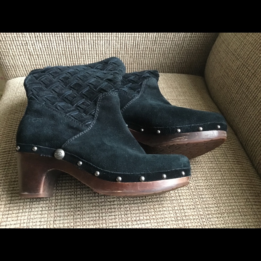 Uggs Black Suede Boot